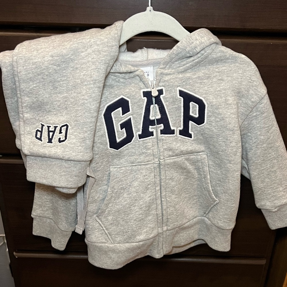 GAP Hoodie & Jogger Set, Size 12-18 Months